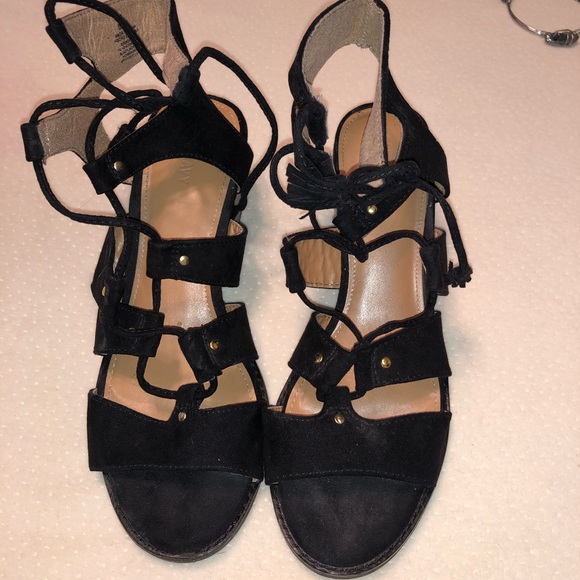 Heels - Picture 2 of 3